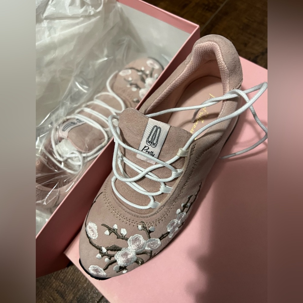 Sneakers for girls
